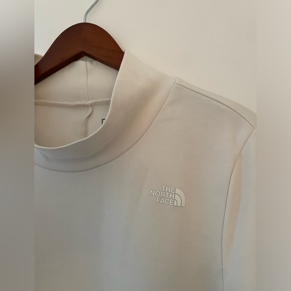 The North Face Women's Pullover Light Weight Mock Neck  Sweatshirt-Size L - Picture 5 of 8